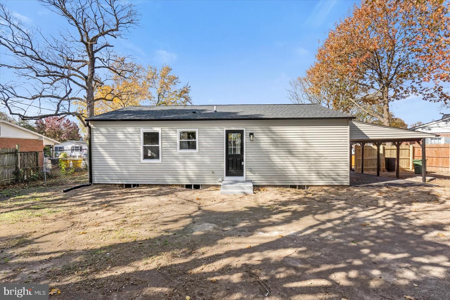 1047 Dumbarton Road photo 34