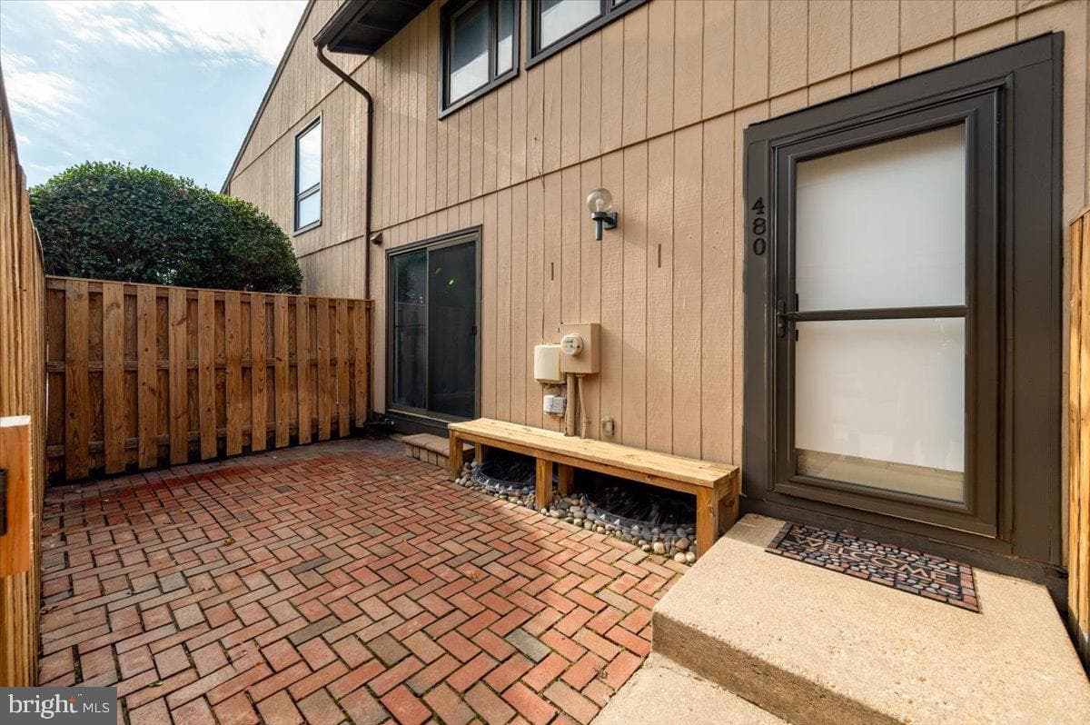 480 West Court photo 2