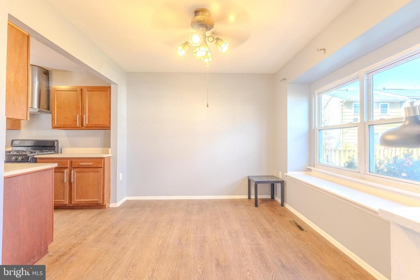 228 Nathan Way photo 3