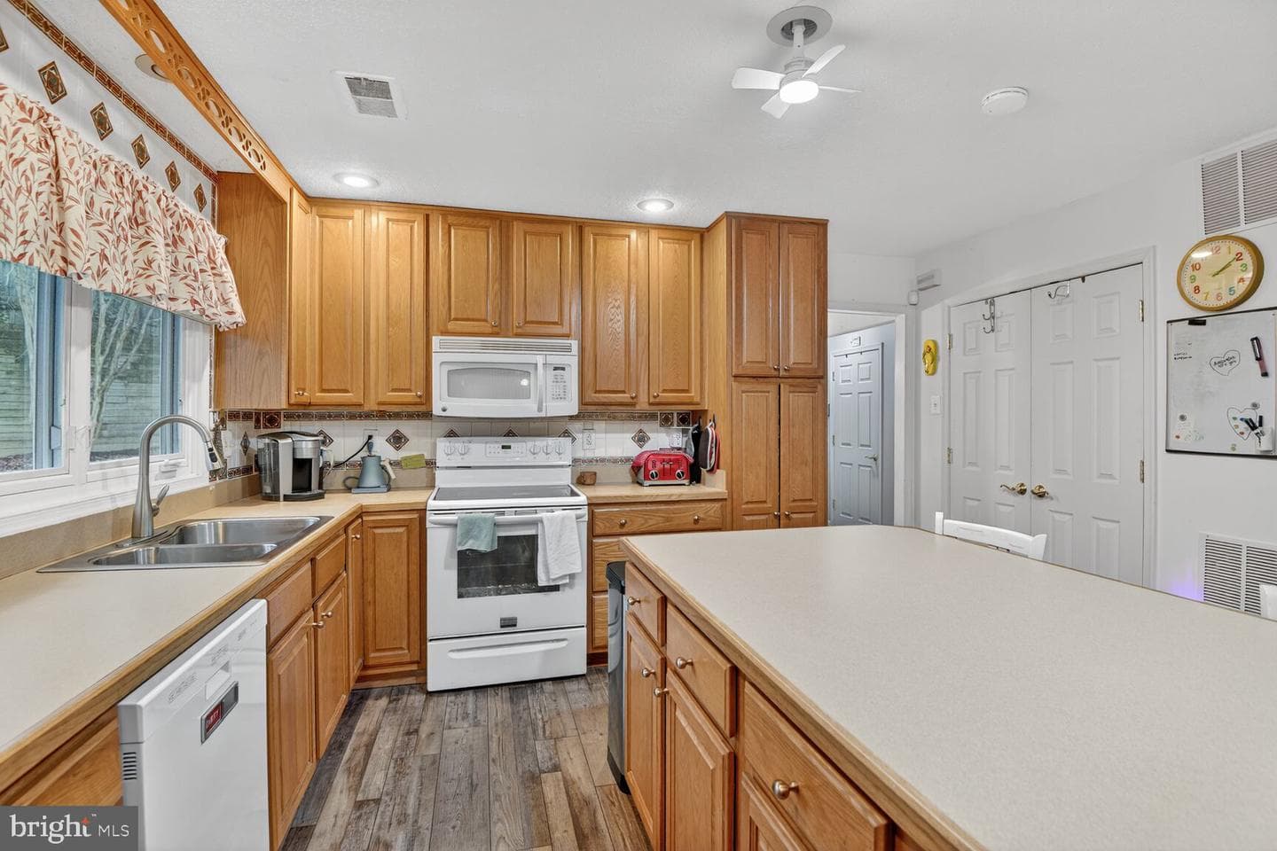 7908 S Cartier Court photo 10