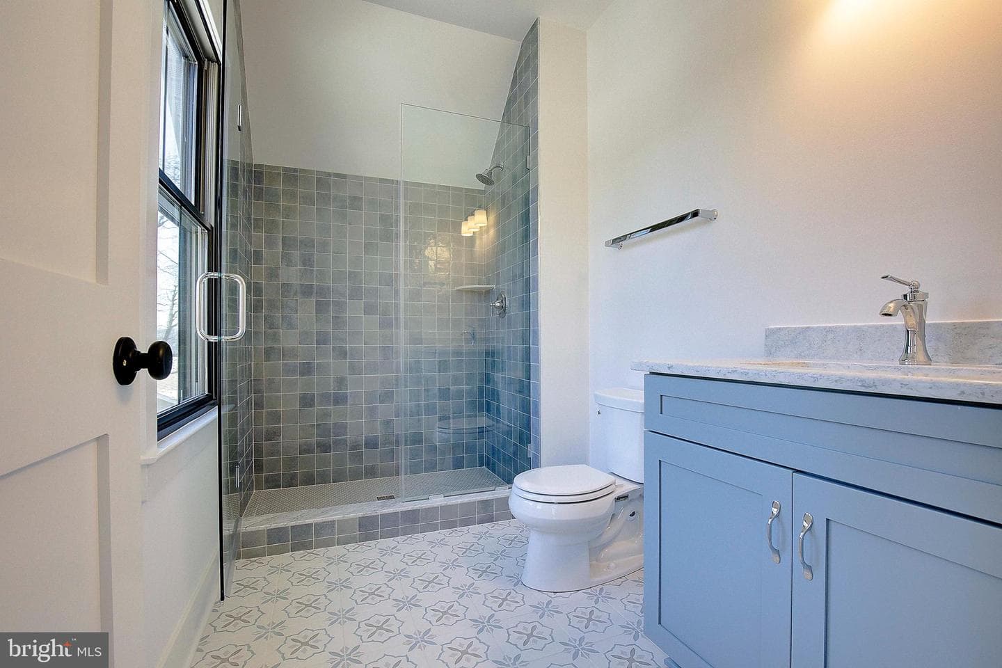 703 B Glendon Avenue photo 32