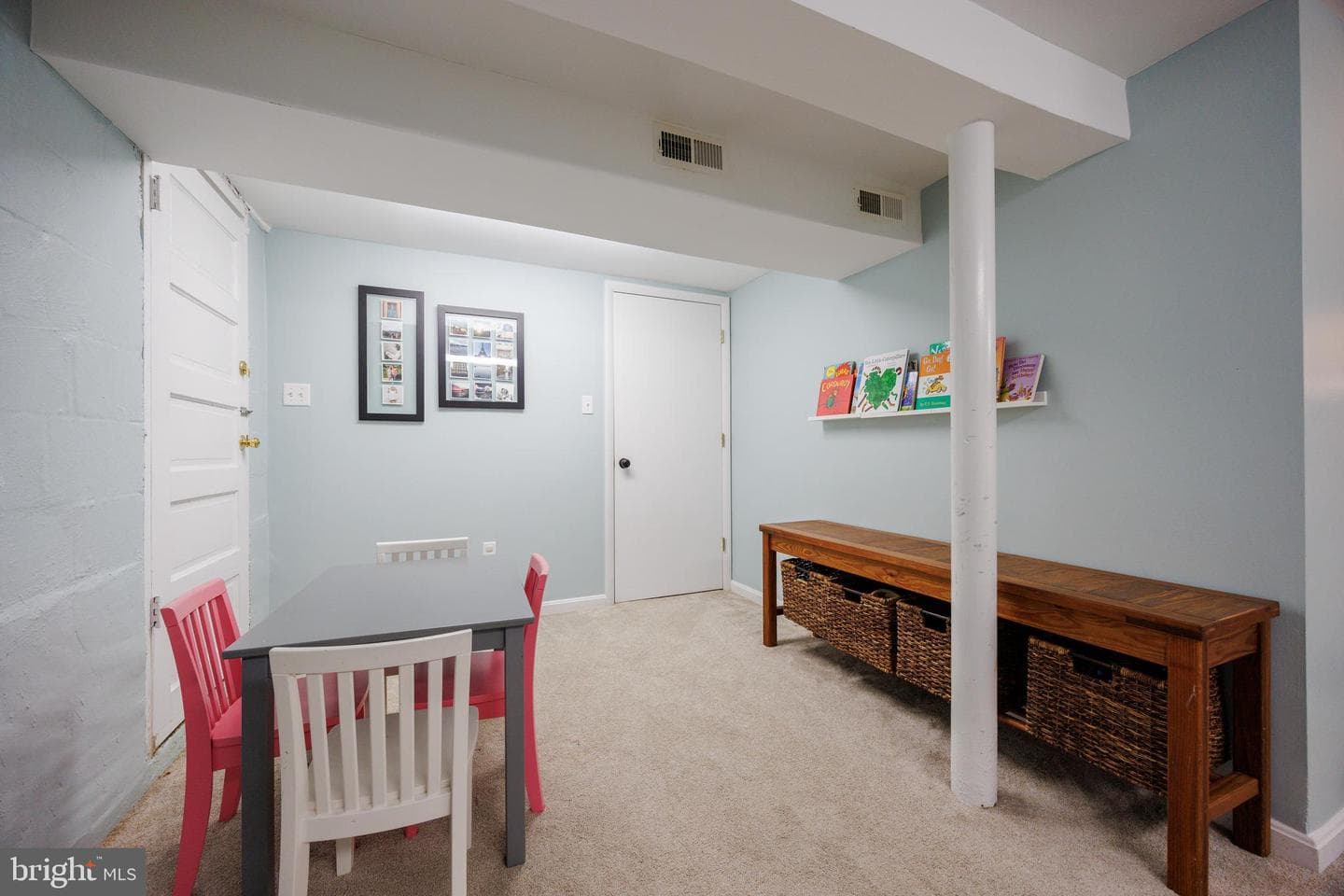 309 N Woodlawn Avenue N photo 28