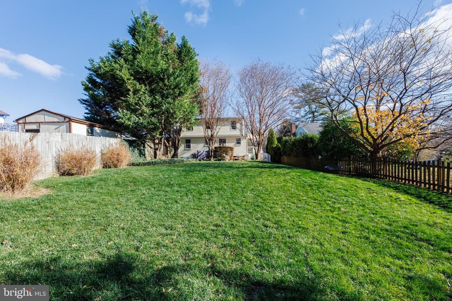 309 N Woodlawn Avenue N photo 35