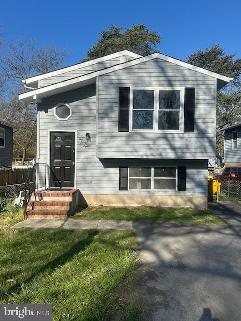 538 Elizabeth Lane photo 2