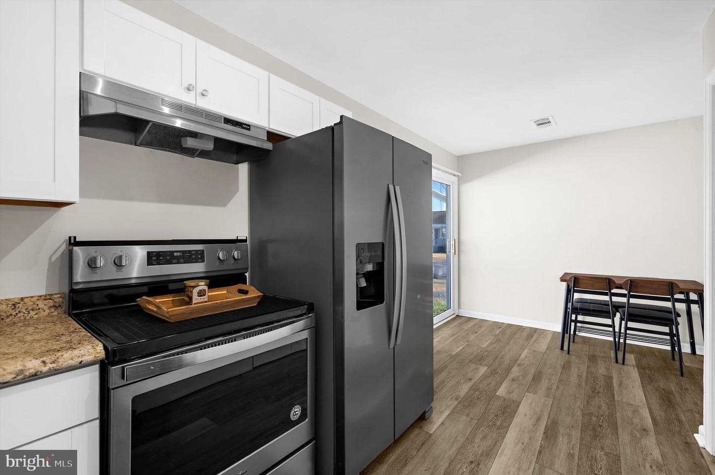 2 Woods Avenue photo 14