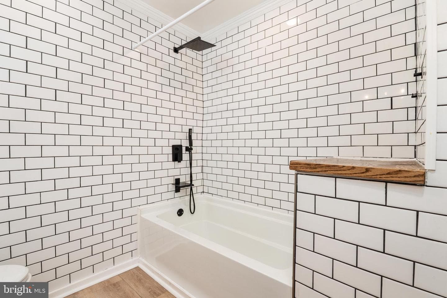 276 Overleaf Drive photo 22
