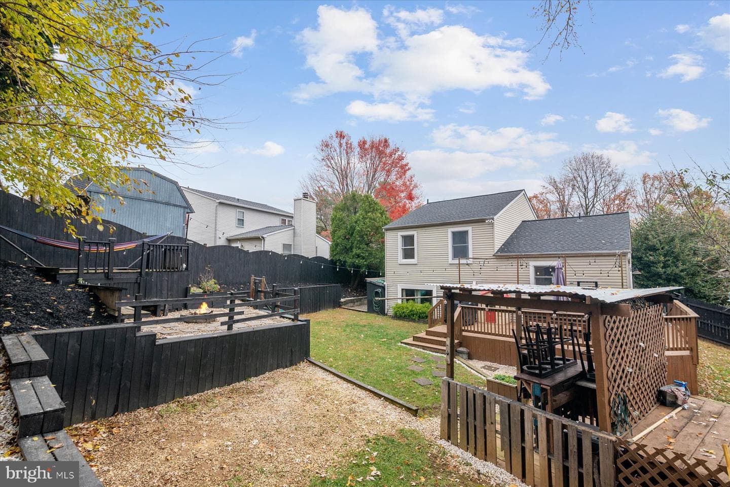 276 Overleaf Drive photo 33
