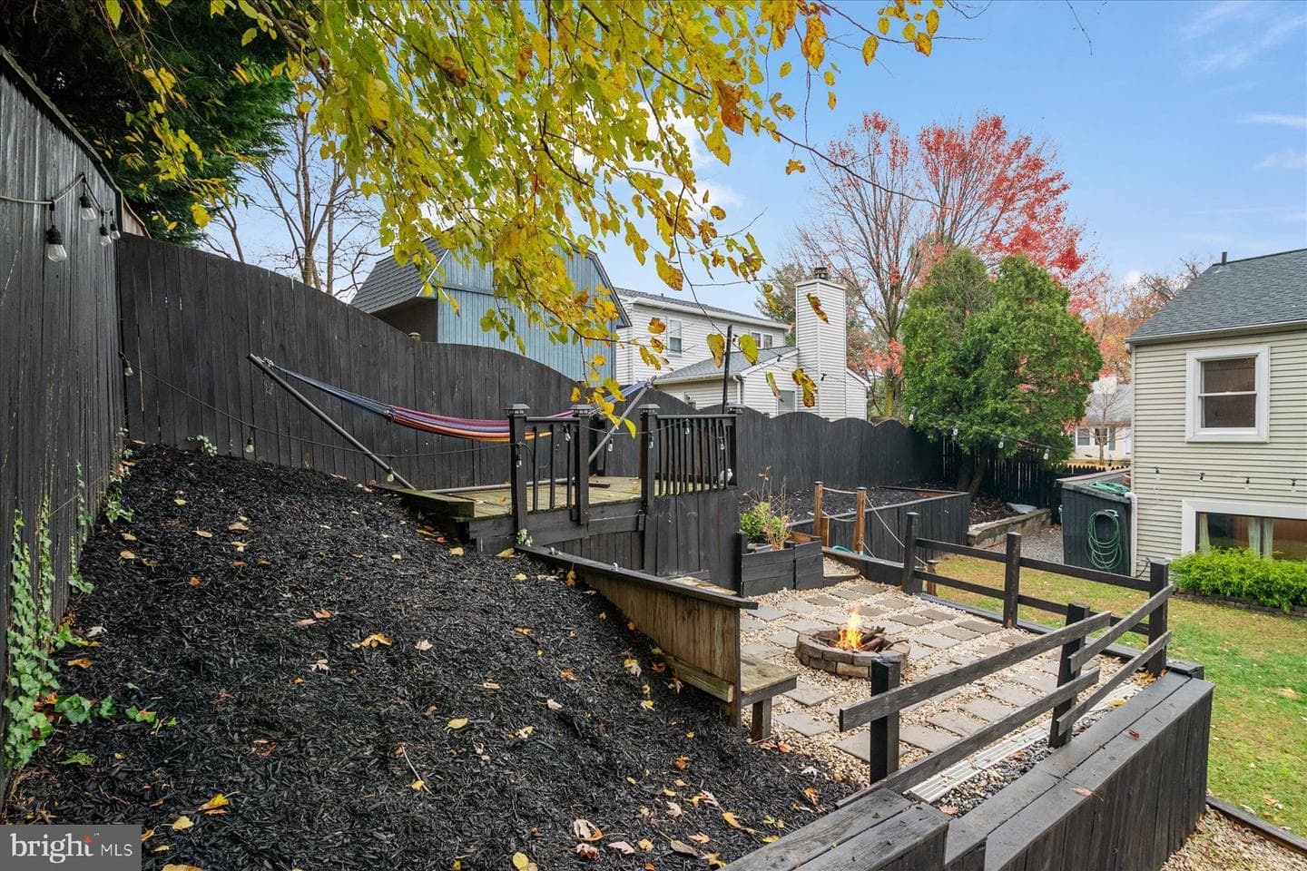 276 Overleaf Drive photo 37