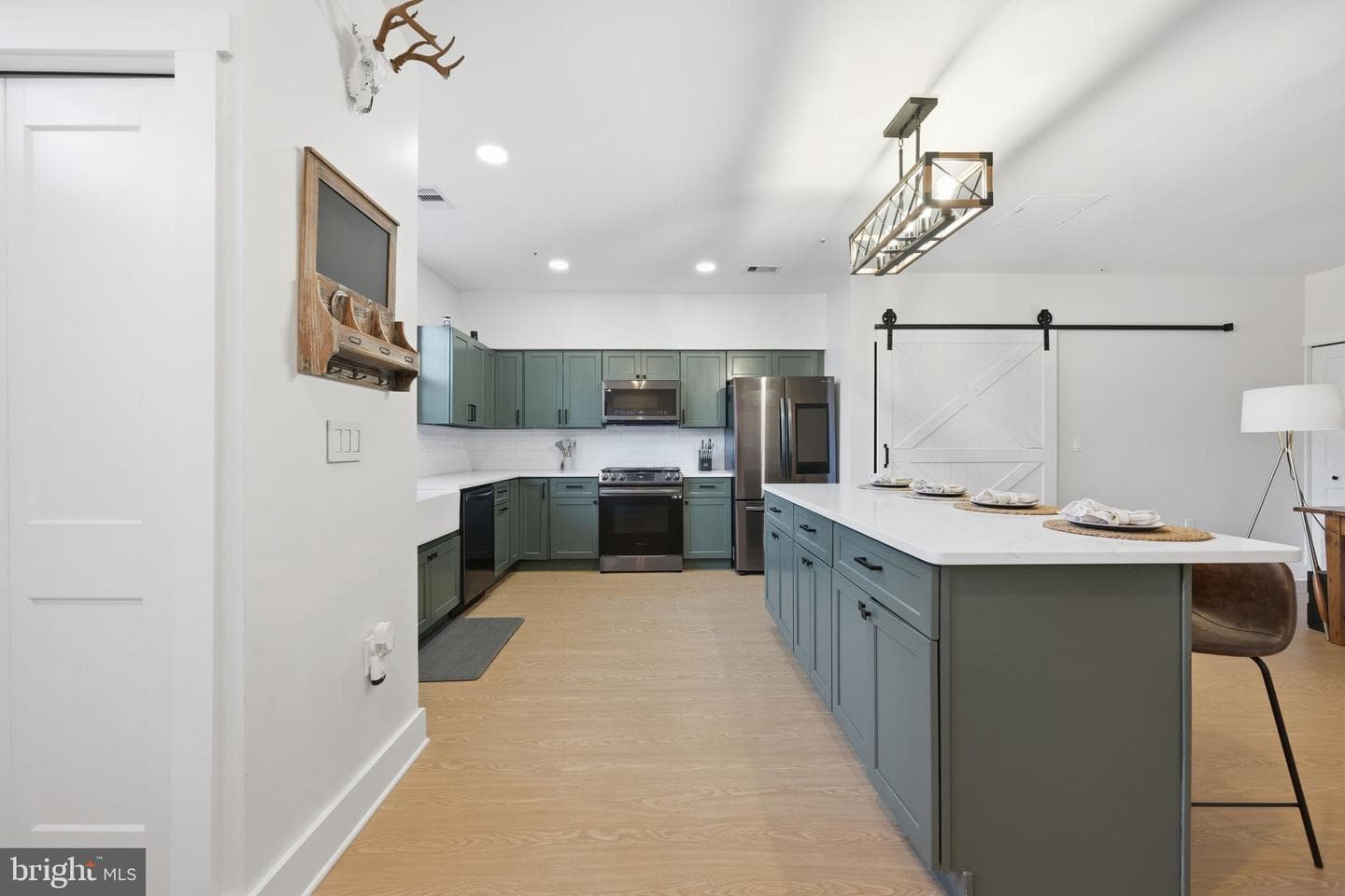 2408 Wentworth Drive photo 5