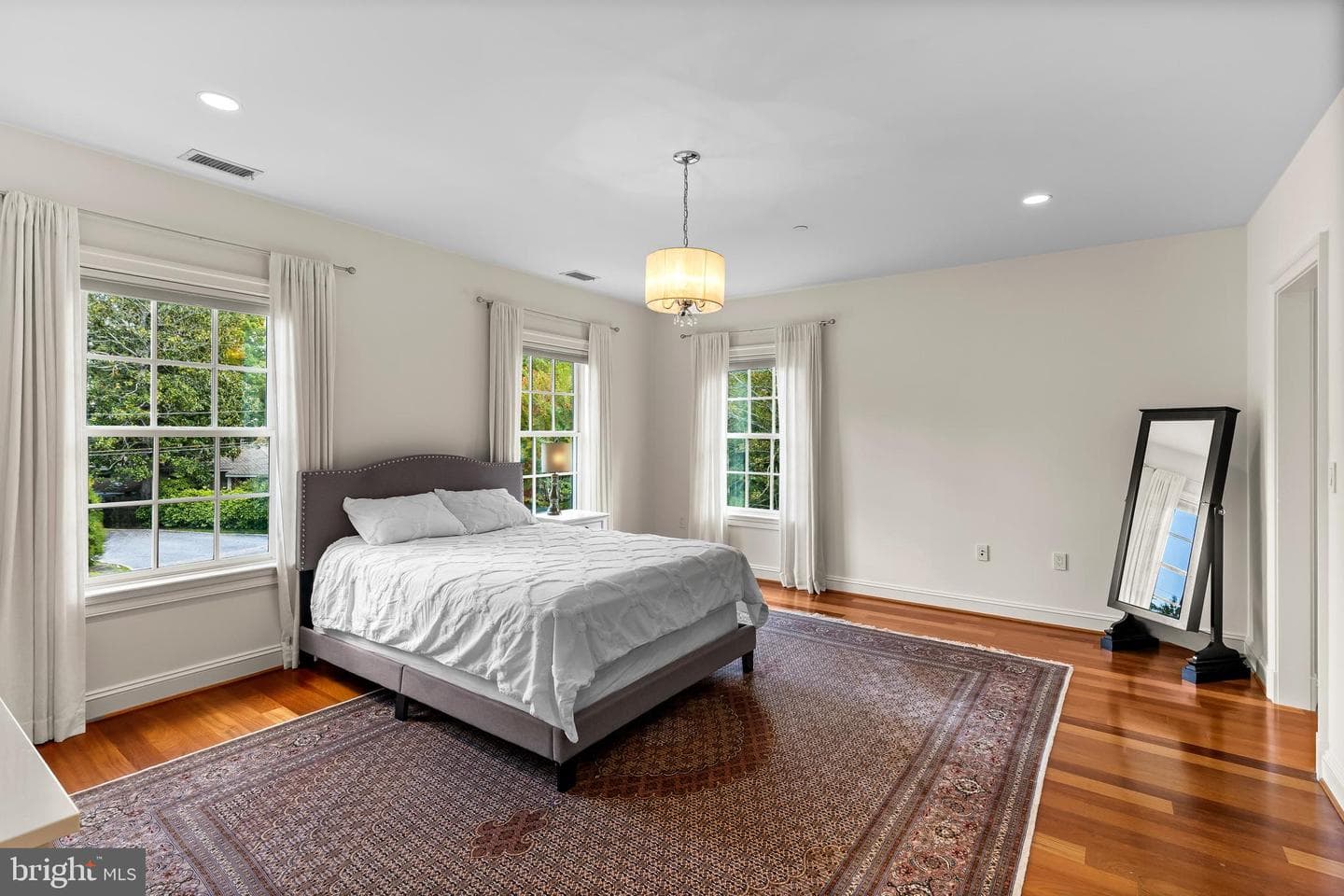 219 Wardour Drive photo 33