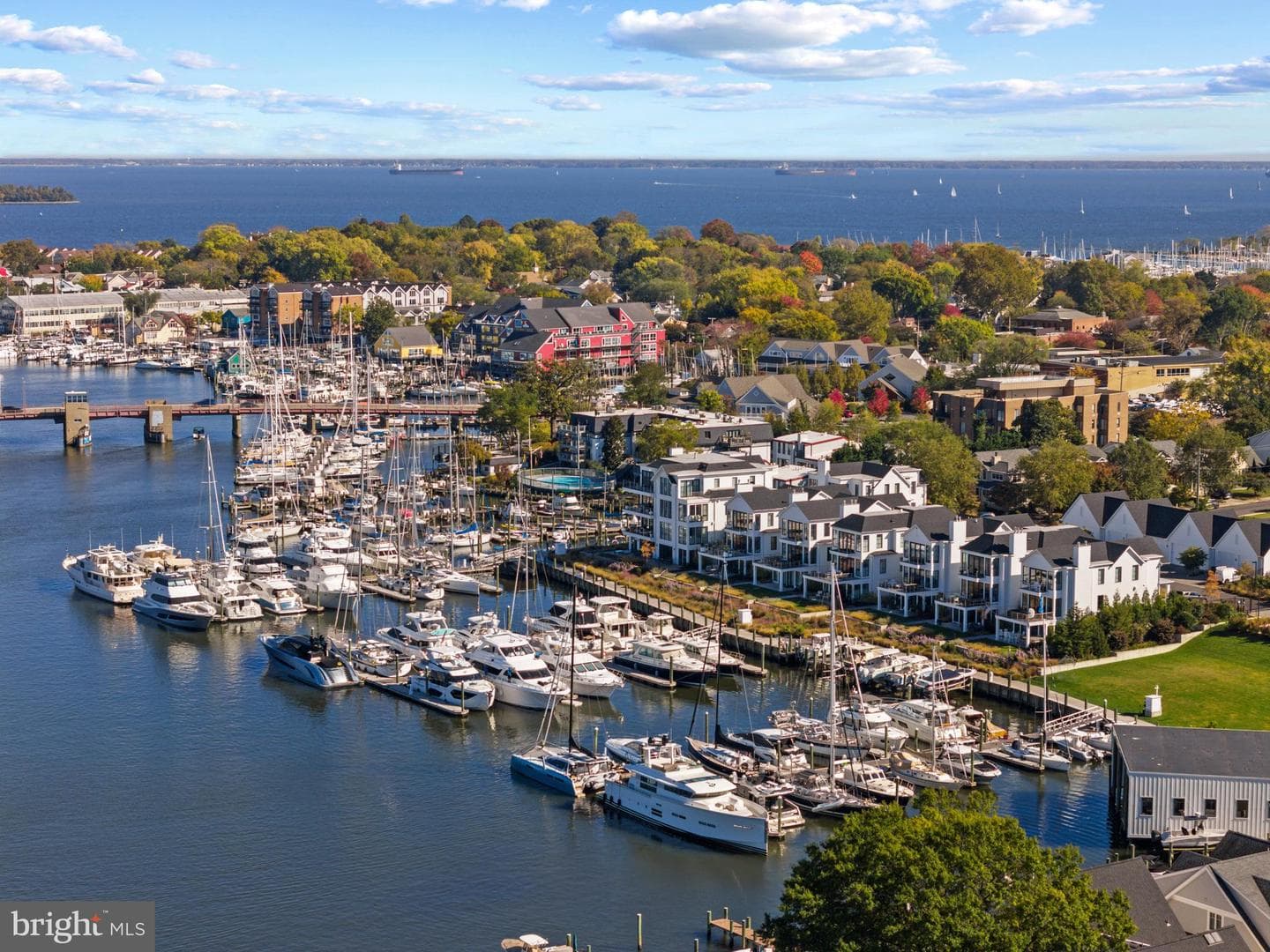 1 Shipwright Harbor photo 37