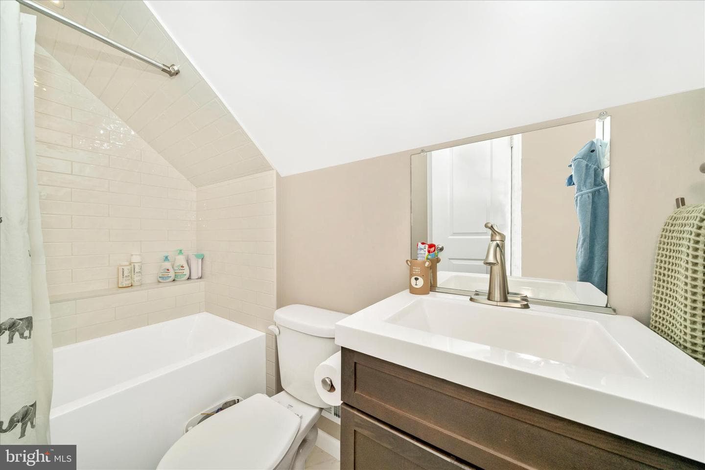 817 Barrett Avenue photo 38