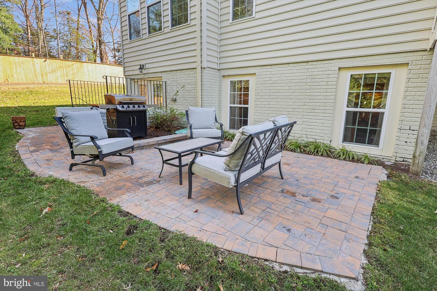 411 Helmsman Way photo 3