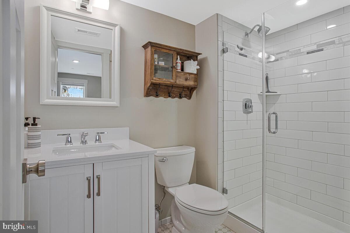 3729 Beach Drive Boulevard photo 13