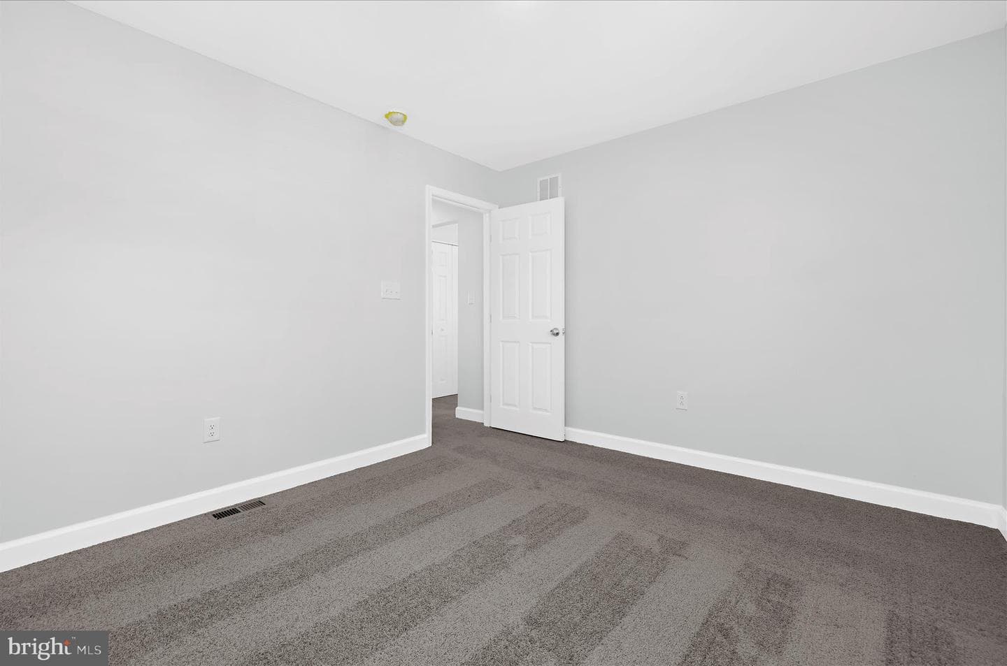 905 220th Street photo 12