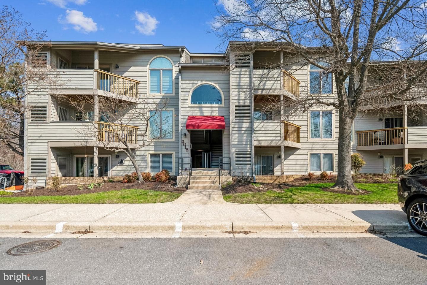 2018 Quay Village Court #201 photo 3