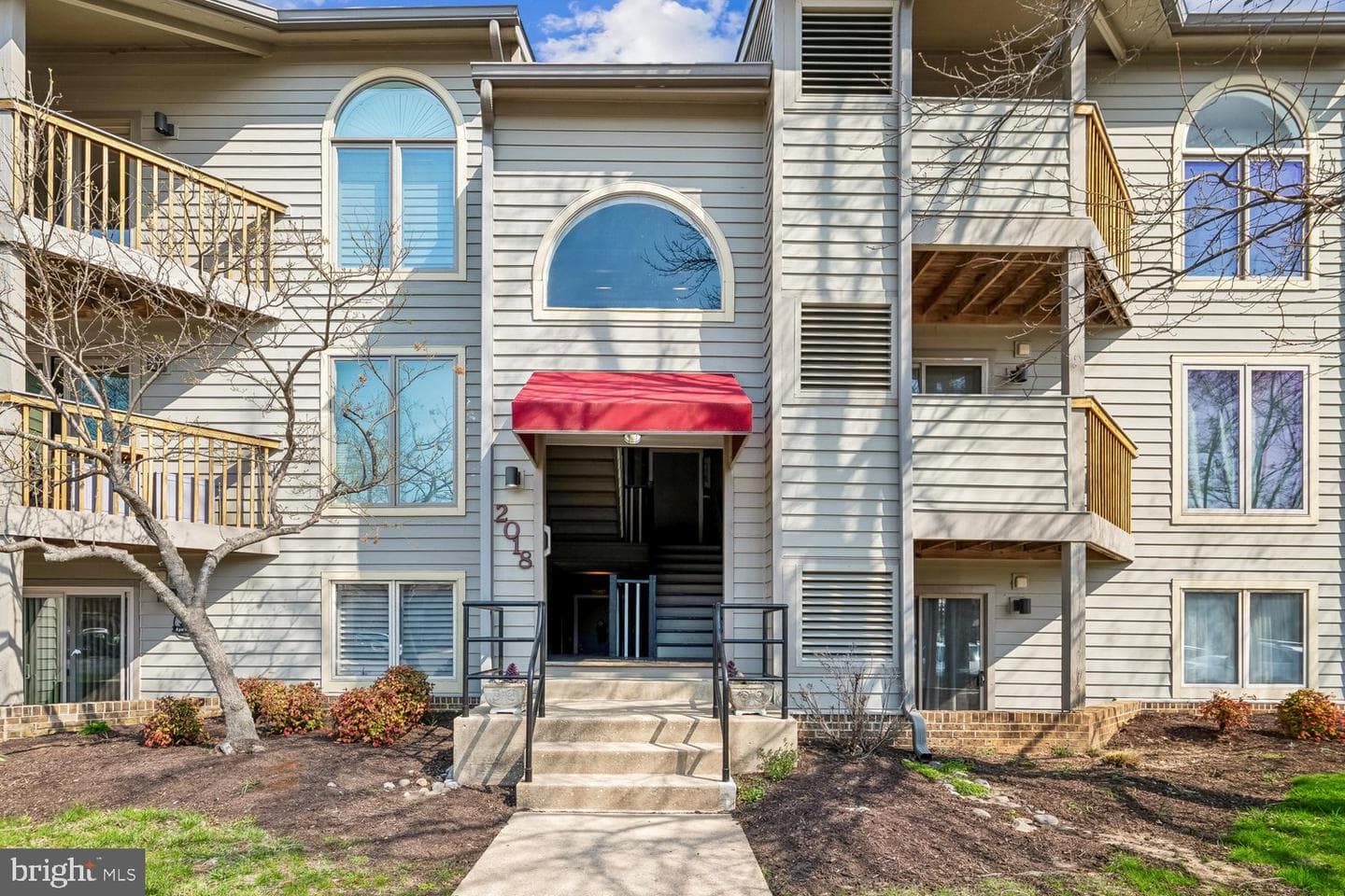 2018 Quay Village Court #201 photo 4