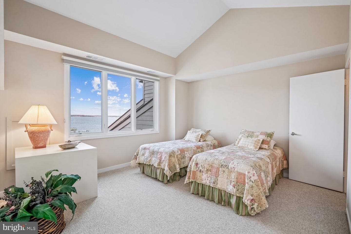 2018 Quay Village Court #201 photo 40