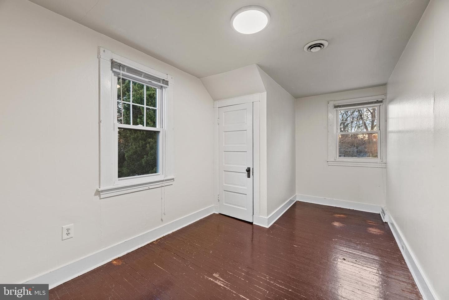 204 Claude Street photo 21