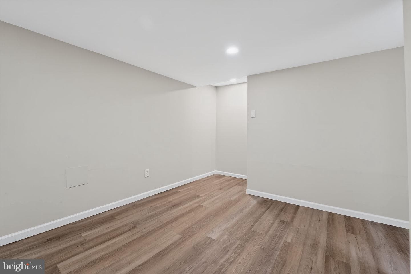 8210 Tomlinson Court photo 12