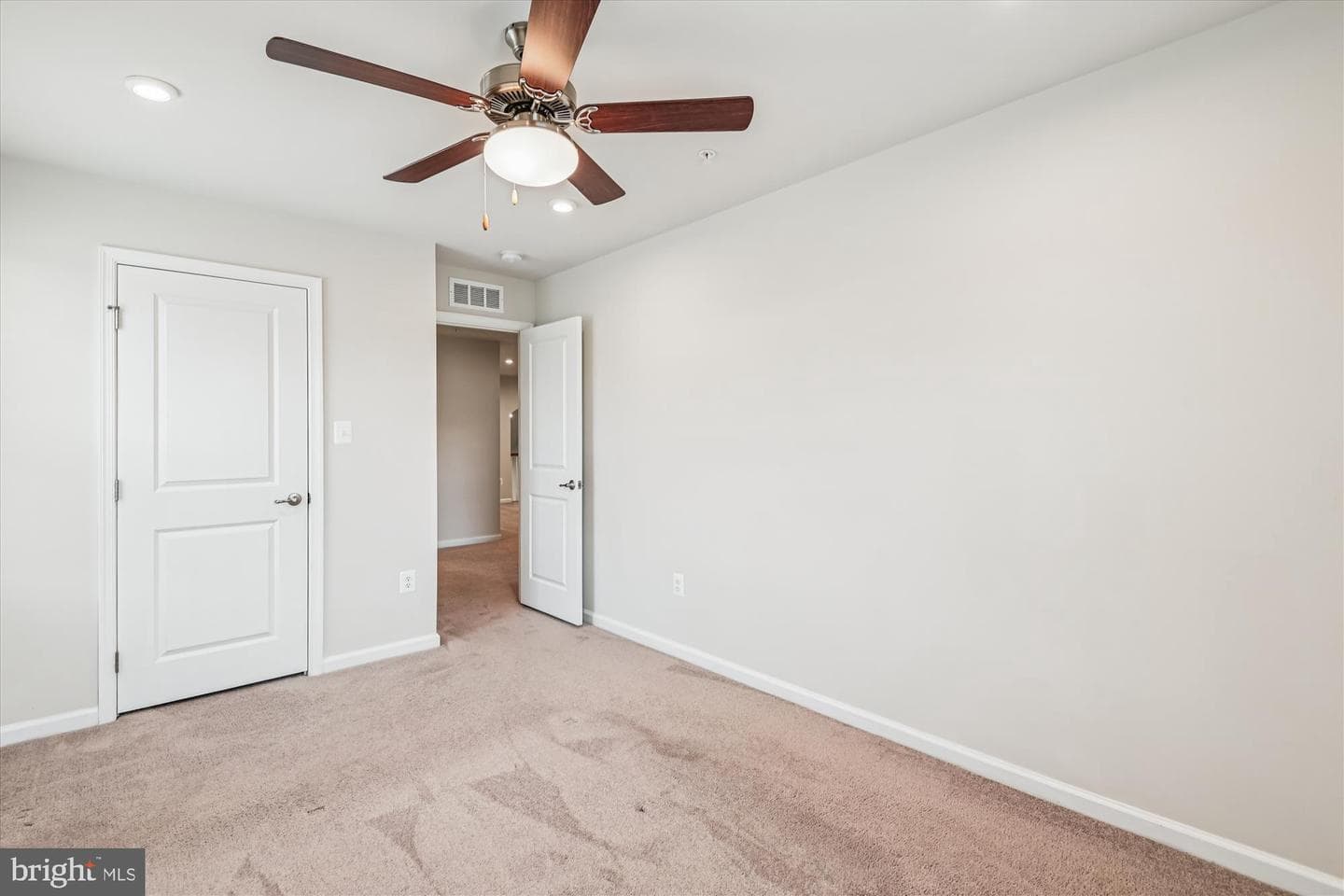 7600 Rossville Lane photo 27