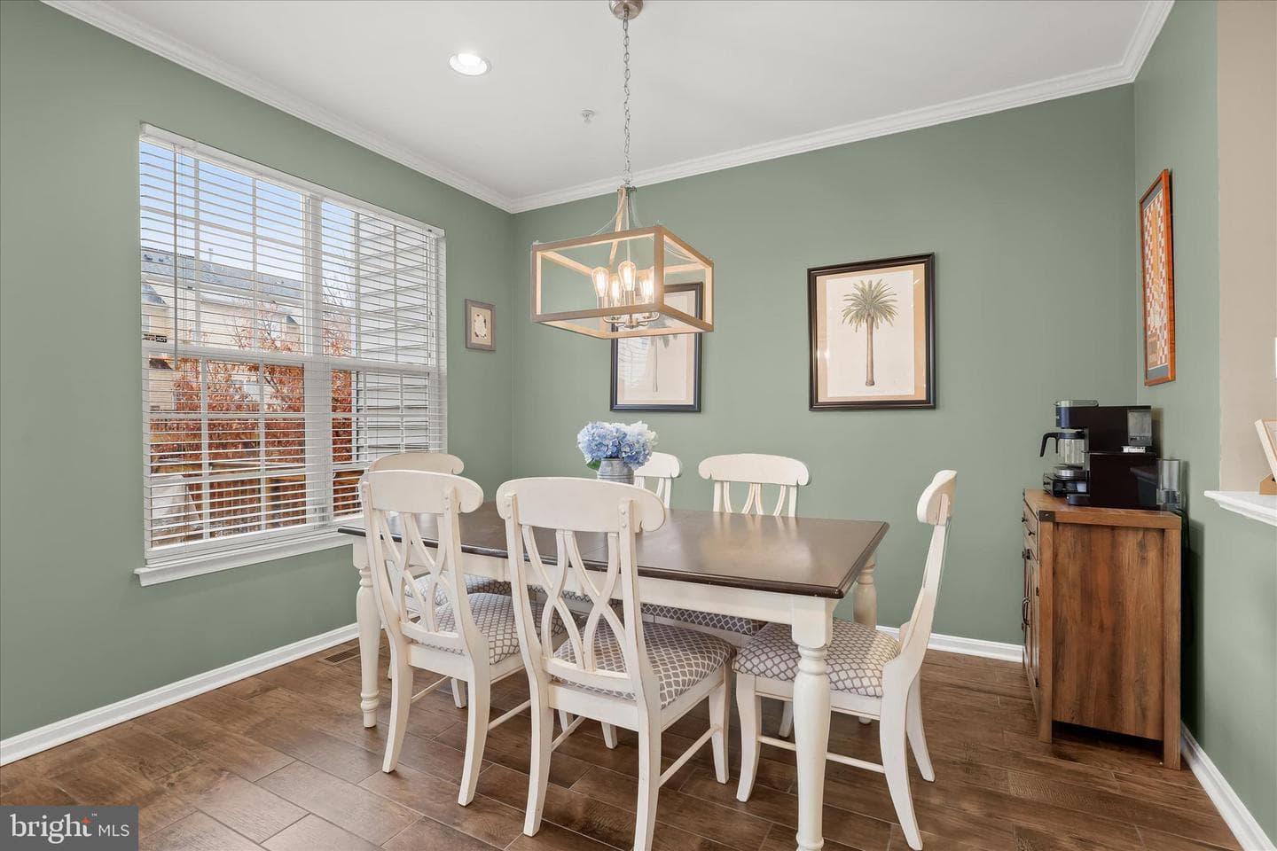 1055 Lily Way photo 12