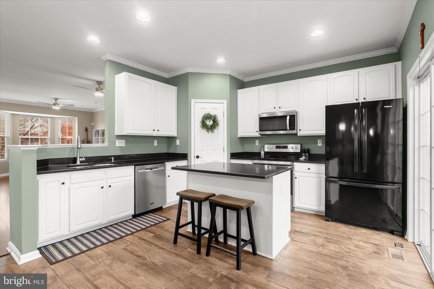 1055 Lily Way photo 6