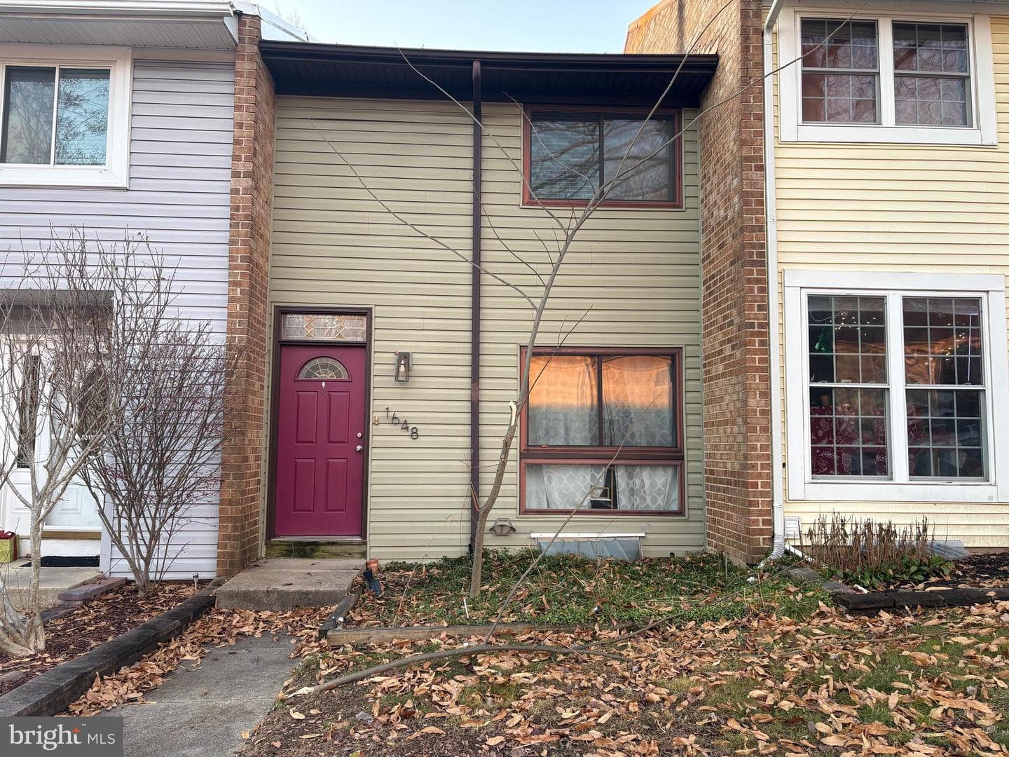 1648 New Windsor Court photo 2