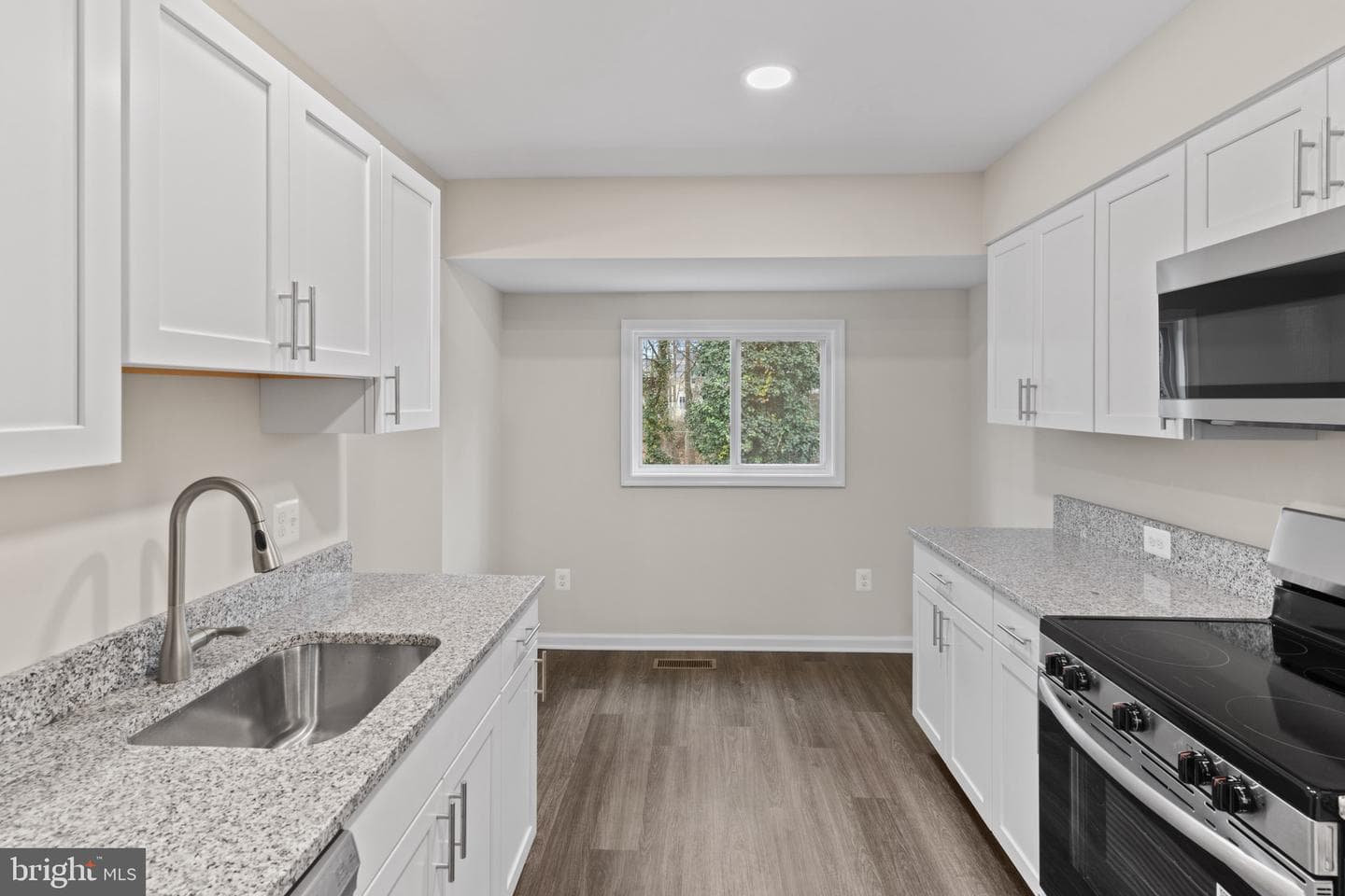 8103 Phirne Road E photo 21