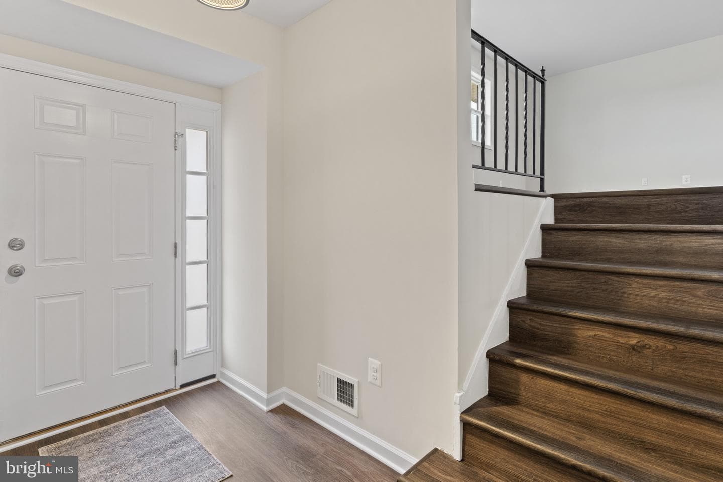 8103 Phirne Road E photo 4