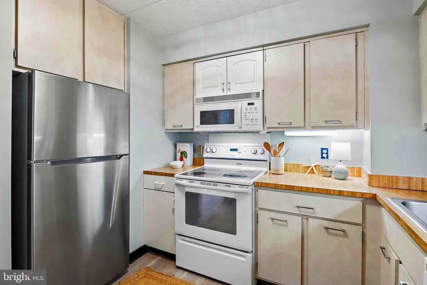 100 Severn Avenue #206 photo 25