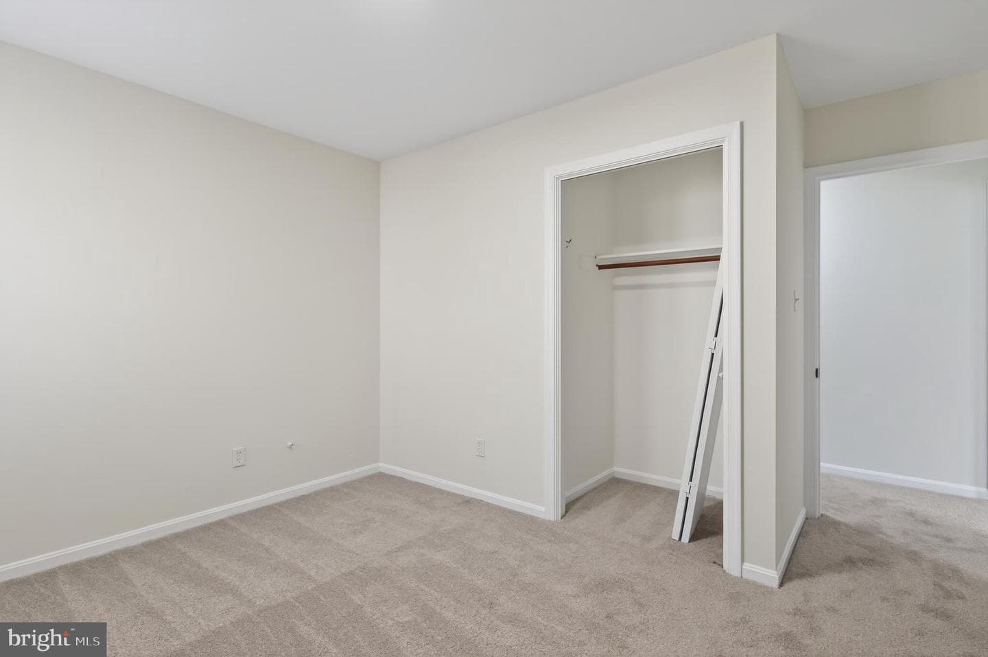 728 Ticonderoga Avenue photo 24