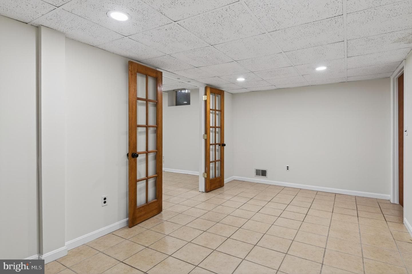 728 Ticonderoga Avenue photo 26