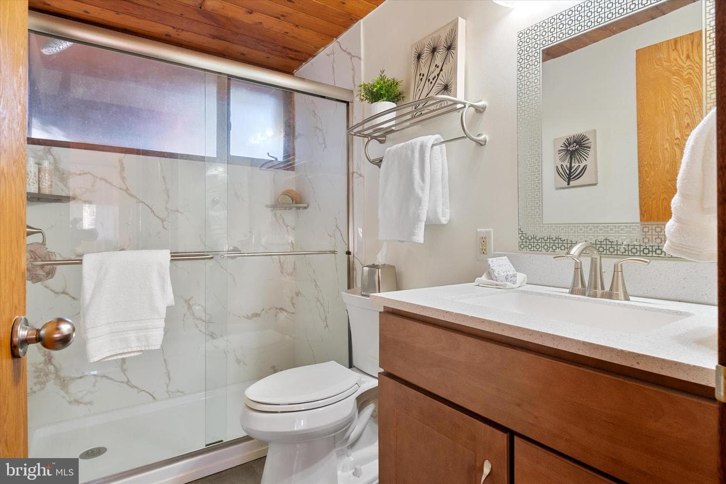 900 Coachway photo 32