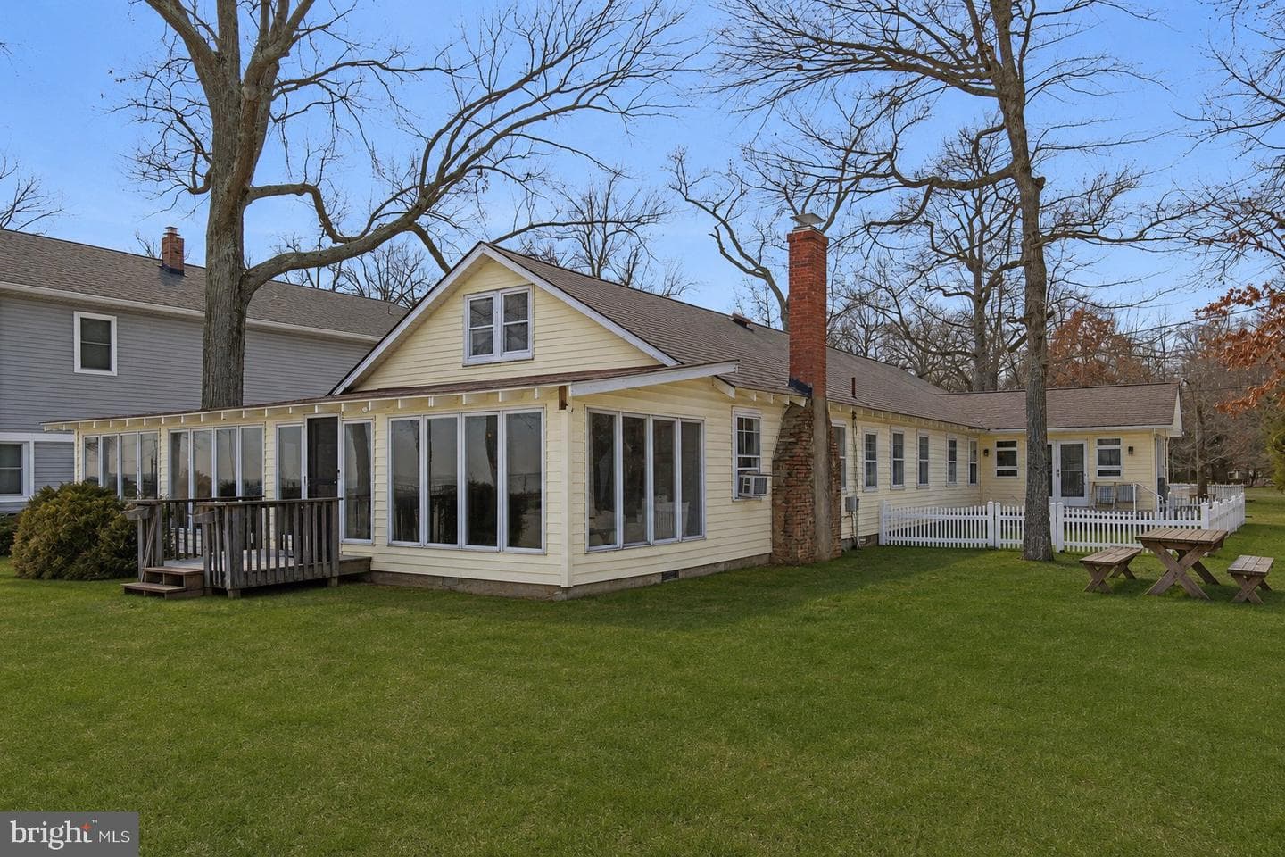 852 Bay Front Avenue photo 4