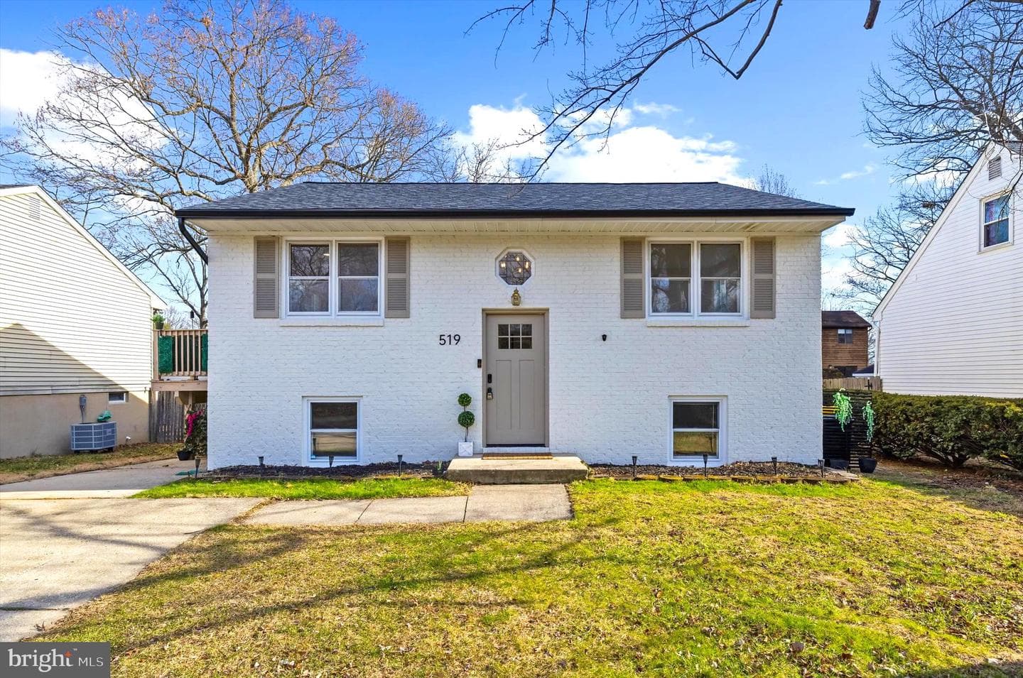 519 Kenmore Road photo 2