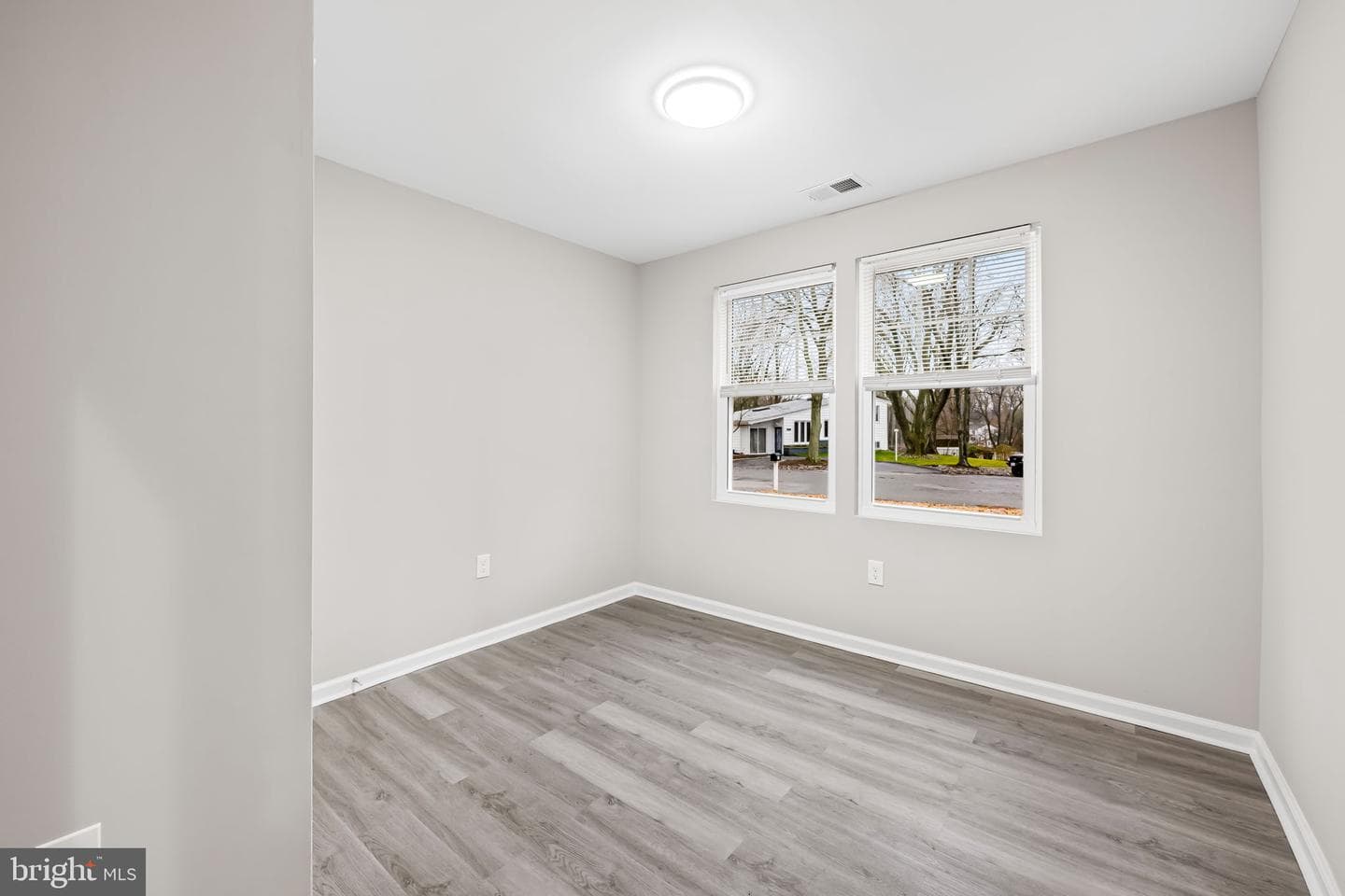 401 Stewart Avenue photo 16