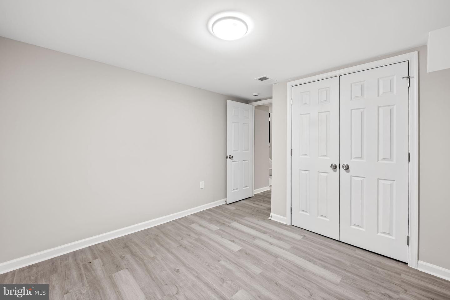 401 Stewart Avenue photo 27