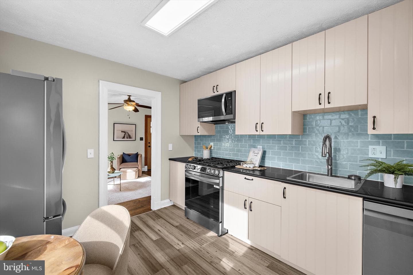 1213 Mckinley Street photo 5