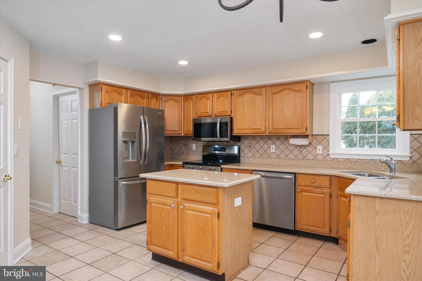 8116 Quarterfield Farms Drive photo 17