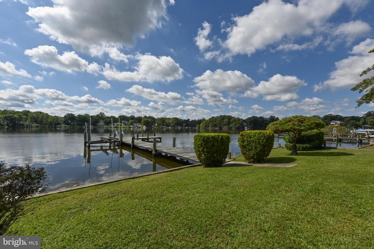 352 Riverside Drive photo 3