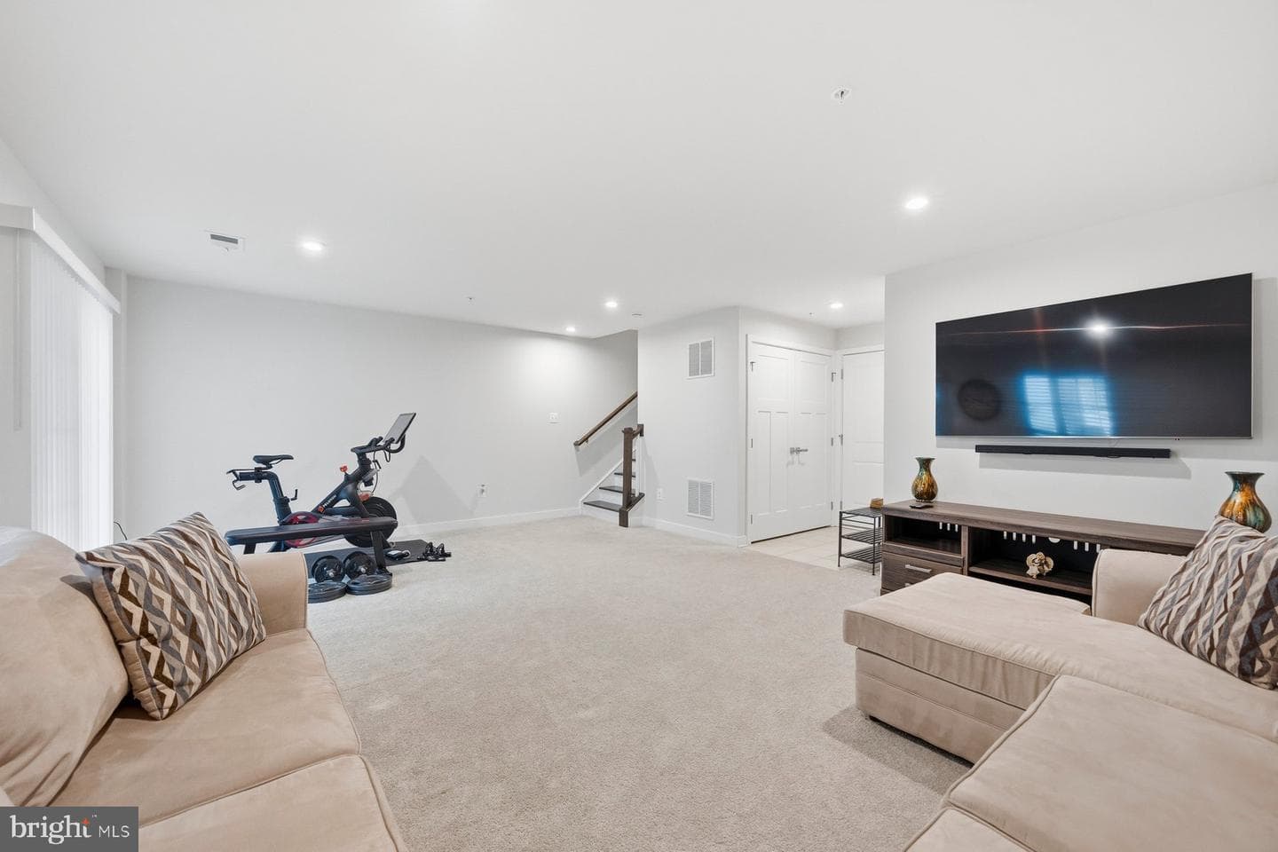 7838 Otterbein Way photo 32