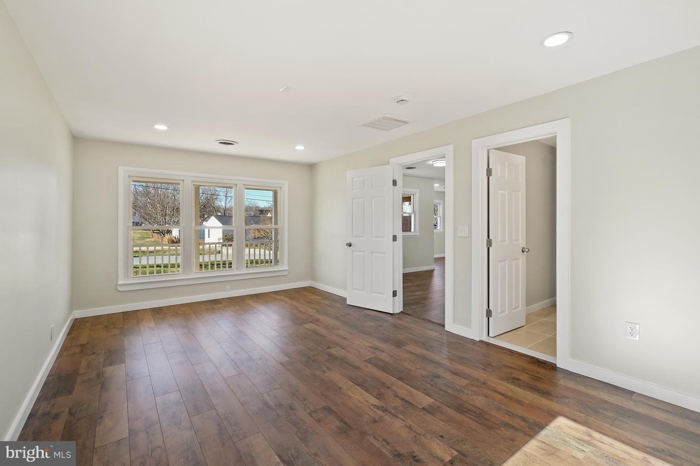 1546 Ridgely Drive photo 22