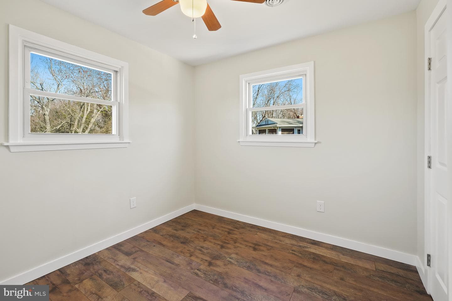 1546 Ridgely Drive photo 32