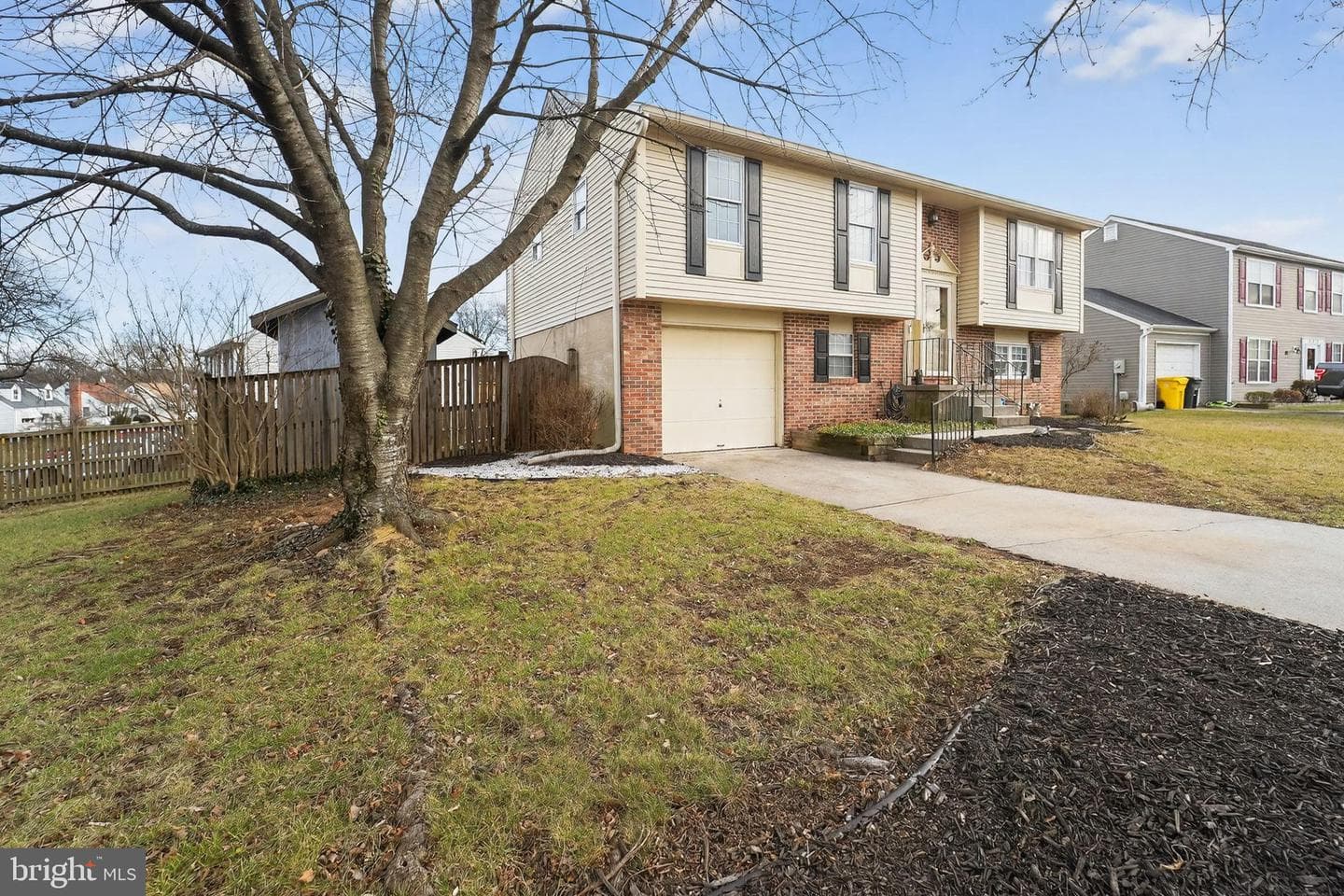 451 Susan Court photo 2