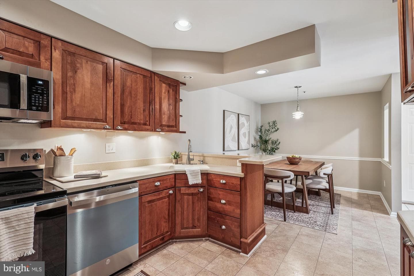 2704 Summerview Way #302 photo 8