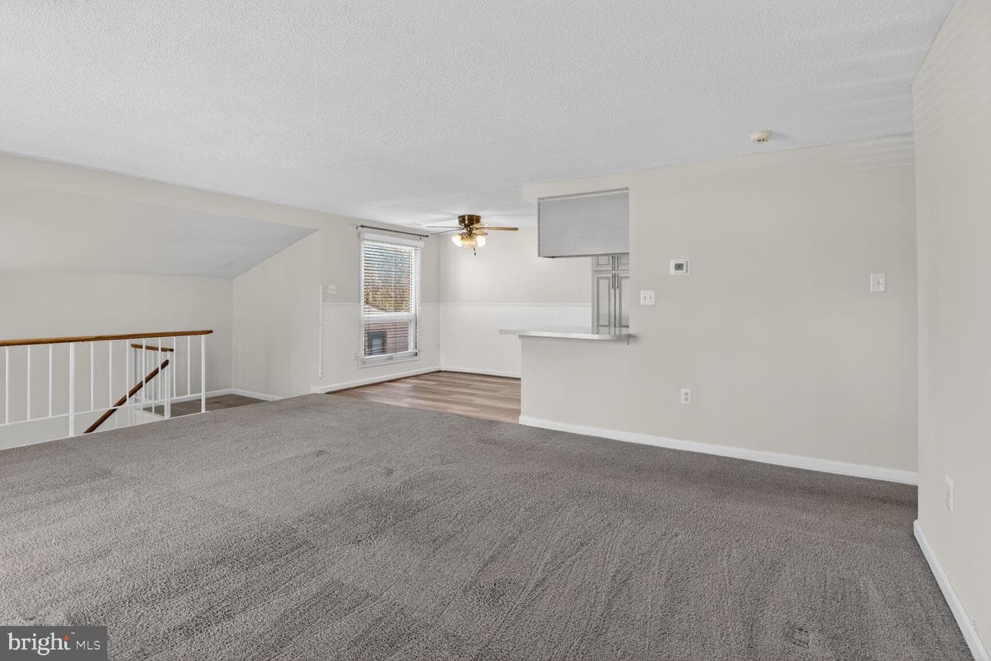592 Glen Court photo 2