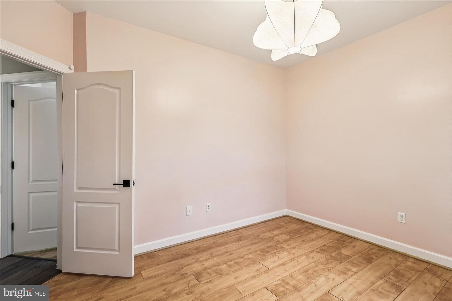 706 Crisfield Way photo 34