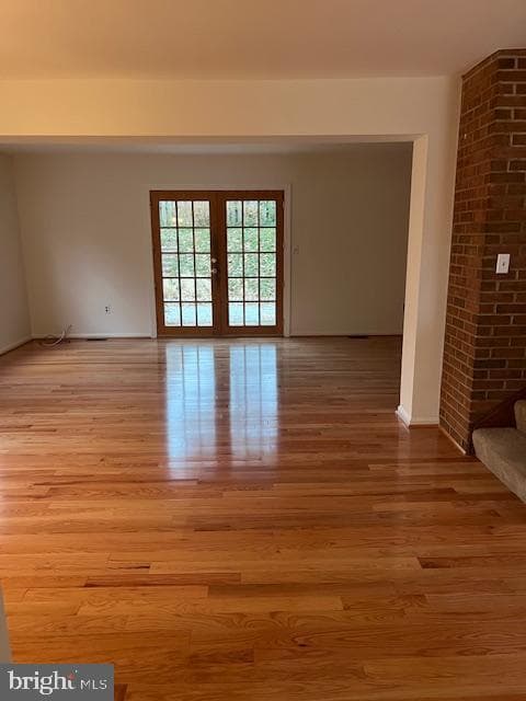 738 Ticonderoga Avenue photo 3