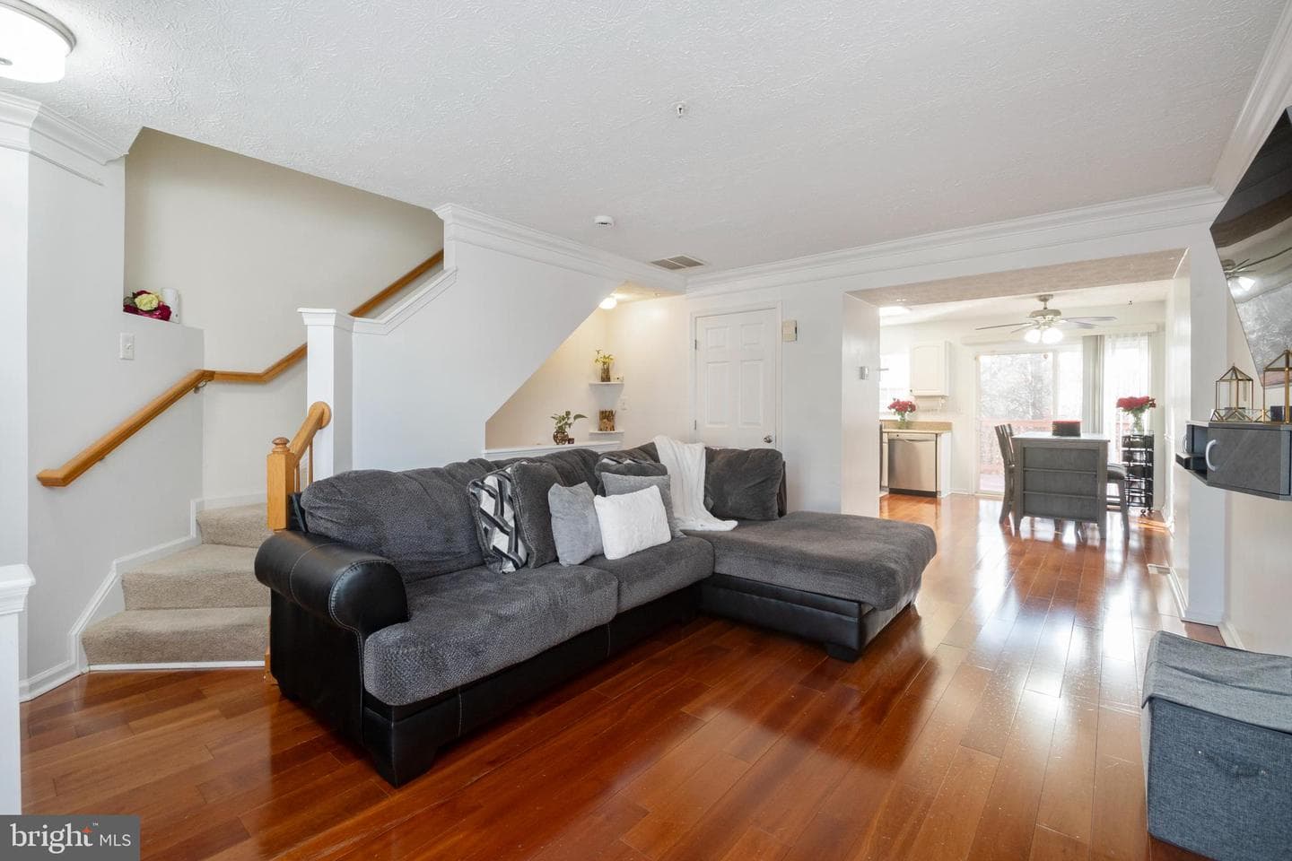 8310 Water Lily Way photo 4